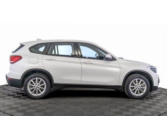 Подержанный автомобиль BMW X1 2021 года (4 фото)