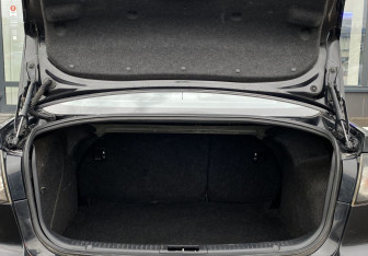 Подержанный автомобиль Mazda 3 Sedan 2008 года (10 фото)