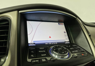 Подержанный автомобиль Infiniti EX 2012 года (19 фото)
