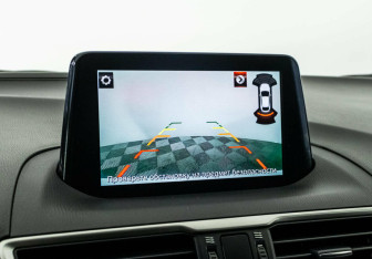 Подержанный автомобиль Mazda 3 Hatchback 2018 года (9 фото)