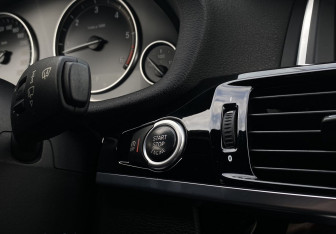 Подержанный автомобиль BMW X4 2014 года (18 фото)