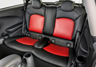 Подержанный автомобиль MINI Hatch 2021 года (12 фото)