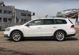Подержанный автомобиль Volkswagen Passat Wagon 2012 года (8 фото)