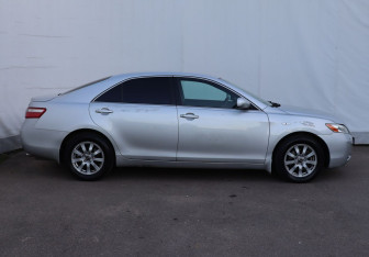 Подержанный автомобиль Toyota Camry Sedan 2008 года (7 фото)