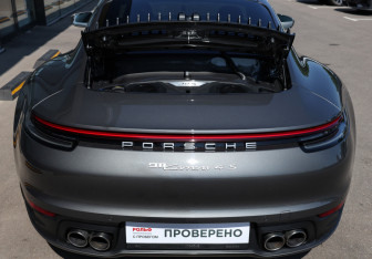 Подержанный автомобиль Porsche 911 Coupe 2021 года (10 фото)