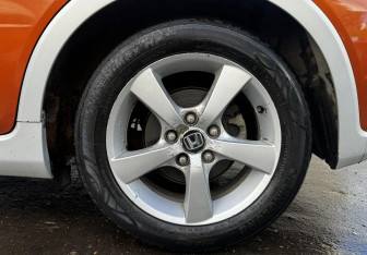 Подержанный автомобиль Honda Civic Hatchback 2008 года (13 фото)