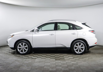 Подержанный автомобиль Lexus RX 2011 года (7 фото)