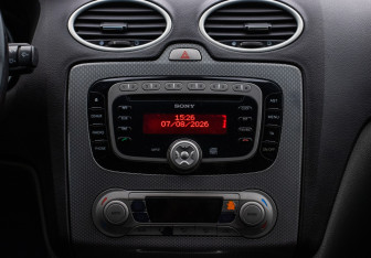 Подержанный автомобиль Ford Focus Hatchback 2009 года (14 фото)