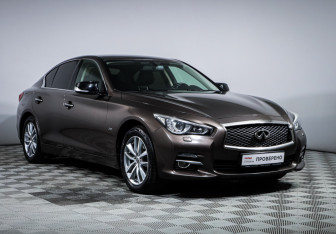 Подержанный автомобиль Infiniti Q50 2014 года (3 фото)