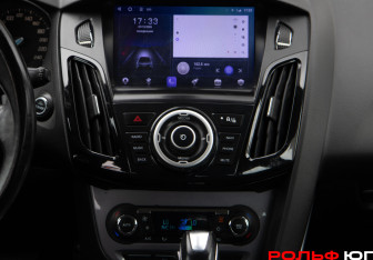 Подержанный автомобиль Ford Focus Wagon 2012 года (13 фото)