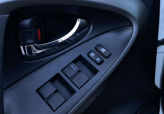 Подержанный автомобиль Toyota RAV4 2012 года (19 фото)