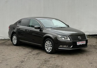 Подержанный автомобиль Volkswagen Passat Sedan 2012 года (3 фото)