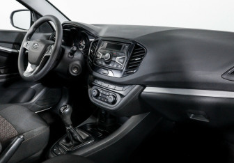 Подержанный автомобиль LADA (ВАЗ) Vesta Sedan 2018 года (9 фото)