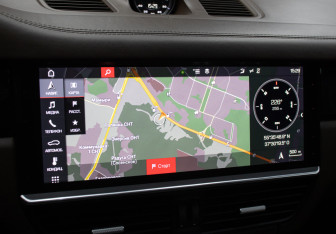 Подержанный автомобиль Porsche Cayenne 2018 года (16 фото)