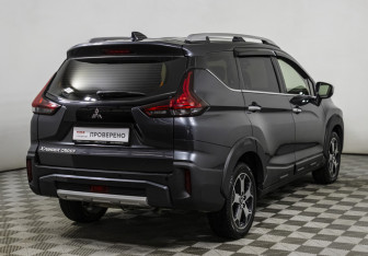 Подержанный автомобиль Mitsubishi Xpander 2022 года (5 фото)