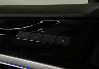 Подержанный автомобиль Volkswagen Touareg 2019 года (16 фото)