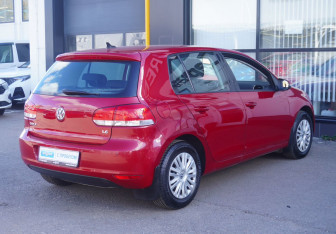 Подержанный автомобиль Volkswagen Golf Hatchback 2011 года (5 фото)