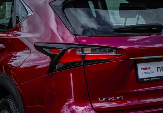 Подержанный автомобиль Lexus NX 2016 года (13 фото)