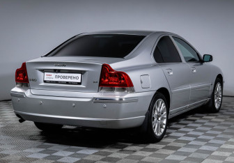 Подержанный автомобиль Volvo S60 2006 года (5 фото)