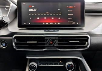 Подержанный автомобиль Geely Coolray 2023 года (15 фото)