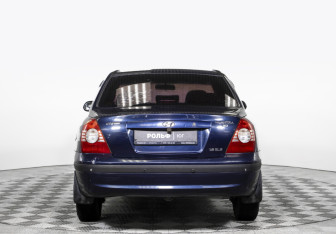 Подержанный автомобиль Hyundai Elantra Sedan 2008 года (6 фото)