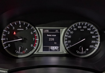 Подержанный автомобиль Suzuki Vitara 2016 года (16 фото)