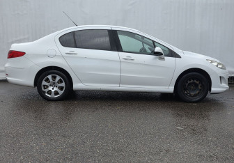 Подержанный автомобиль Peugeot 408 2013 года (4 фото)