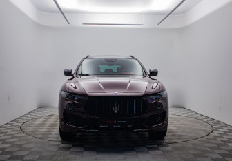Подержанный автомобиль Maserati Levante 2017 года (2 фото)