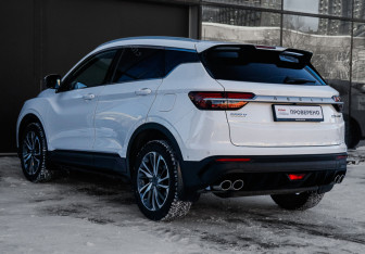 Подержанный автомобиль Geely Coolray 2023 года (7 фото)