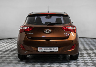 Подержанный автомобиль Hyundai i30 Hatchback 2012 года (6 фото)