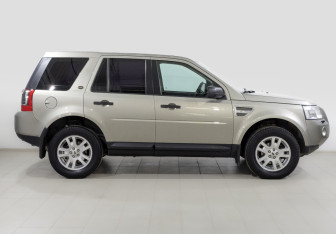 Подержанный автомобиль Land Rover Freelander 2010 года (4 фото)