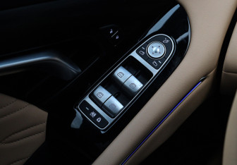 Подержанный автомобиль Voyah Free 2023 года (20 фото)