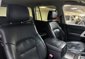 Подержанный автомобиль Toyota Land Cruiser Suv 2014 года (20 фото)