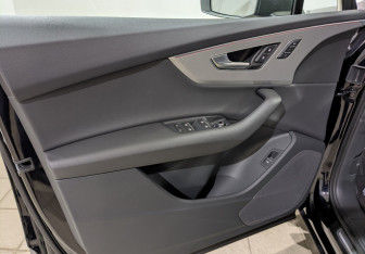 Подержанный автомобиль Audi Q7 2020 года (22 фото)