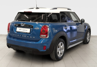 Подержанный автомобиль MINI Countryman 2020 года (5 фото)