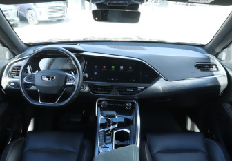 Подержанный автомобиль Geely Tugella 2022 года (12 фото)