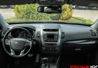 Подержанный автомобиль Kia Sorento 2013 года (10 фото)