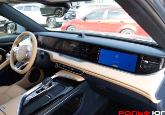 Подержанный автомобиль Voyah Free 2022 года (7 фото)