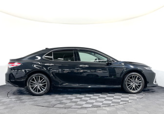Подержанный автомобиль Toyota Camry Sedan 2022 года (4 фото)