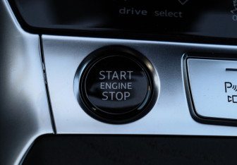 Подержанный автомобиль Audi A6 Sedan 2022 года (26 фото)