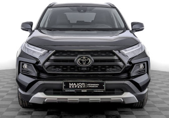 Подержанный автомобиль Toyota RAV4 2024 года (2 фото)