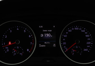 Подержанный автомобиль Volkswagen Tiguan 2017 года (11 фото)