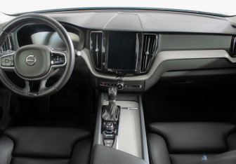 Подержанный автомобиль Volvo XC60 2018 года (11 фото)