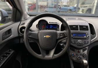 Подержанный автомобиль Chevrolet Aveo Sedan 2012 года (13 фото)