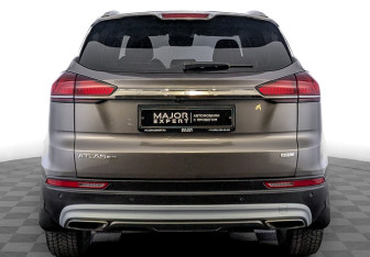 Подержанный автомобиль Geely Atlas Pro 2022 года (6 фото)