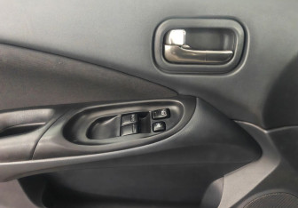 Подержанный автомобиль Nissan Almera Sedan 2006 года (14 фото)