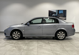 Подержанный автомобиль Opel Vectra Sedan 2007 года (8 фото)