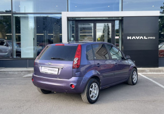 Подержанный автомобиль Ford Fiesta Hatchback 2008 года (5 фото)