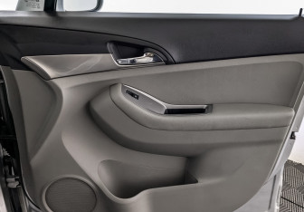 Подержанный автомобиль Chevrolet Orlando 2012 года (25 фото)