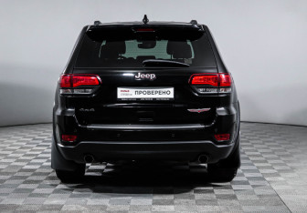 Подержанный автомобиль Jeep Grand Cherokee 2021 года (6 фото)